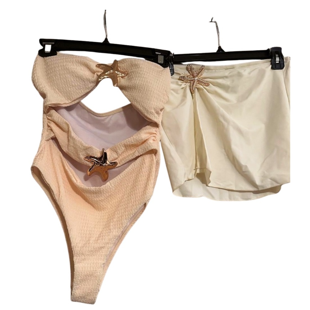 Chic Strapless Swimsuit with Gold Starfish - Picture 7 of 11